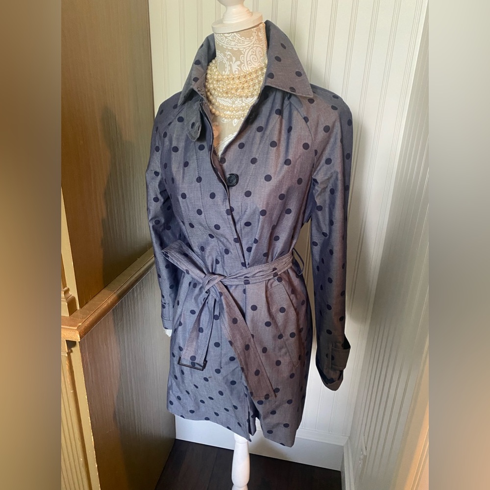 Fabulous Banana Republic Polka Dot Rain Jacket in a Hue of Blues ☔️